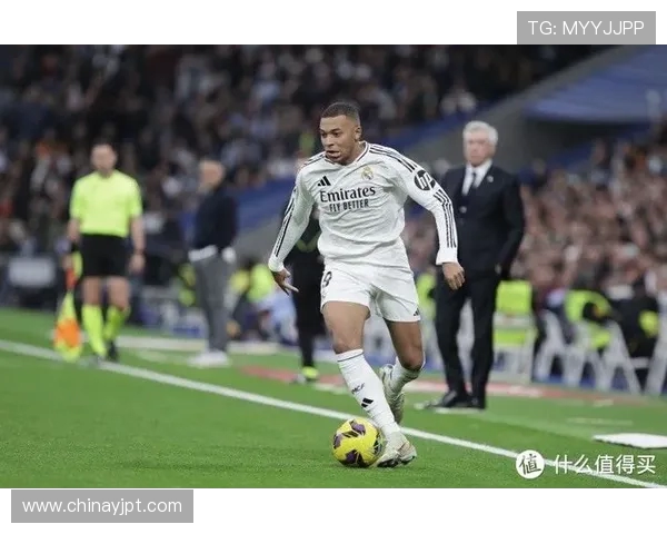 聚焦世界足坛超级巨星职业生涯轨迹与未来发展趋势深度解读全面版