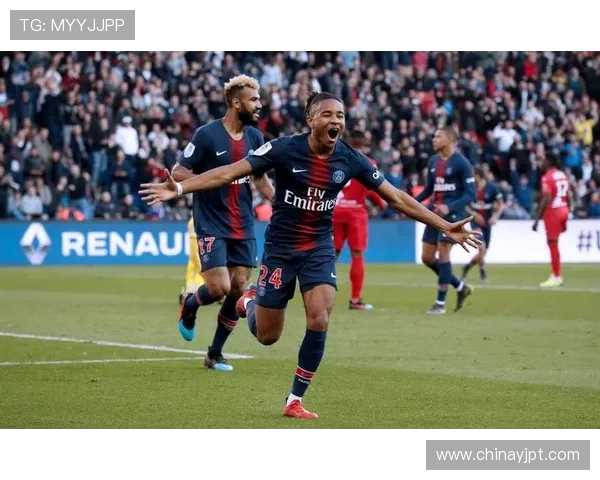 围绕巴黎圣日耳曼俱乐部探讨欧洲足坛格局变化及球队未来发展趋势